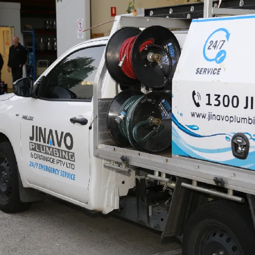 choose jinavo plumbers in meadow heights